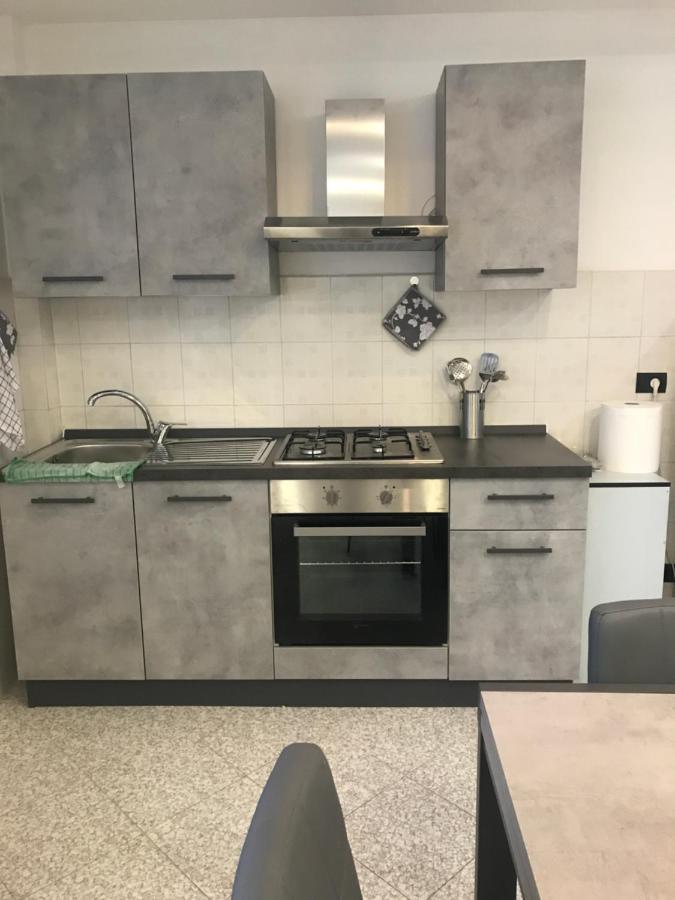 Appartamento Sulla Piazza 90 M Dal Mare Anzio Exterior photo