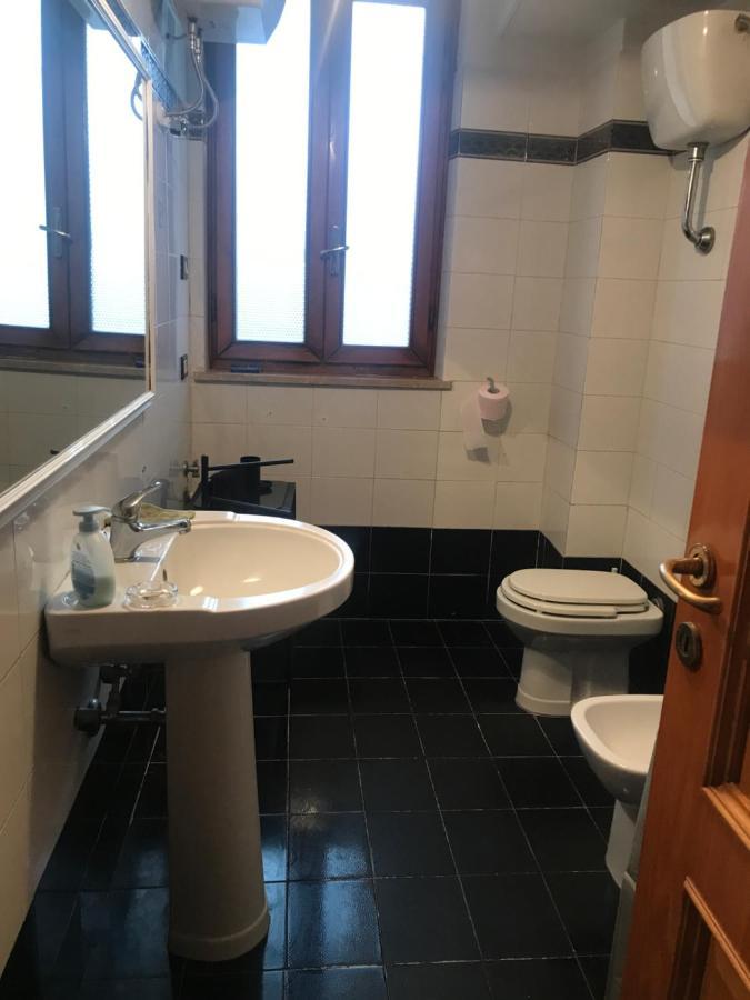 Appartamento Sulla Piazza 90 M Dal Mare Anzio Exterior photo